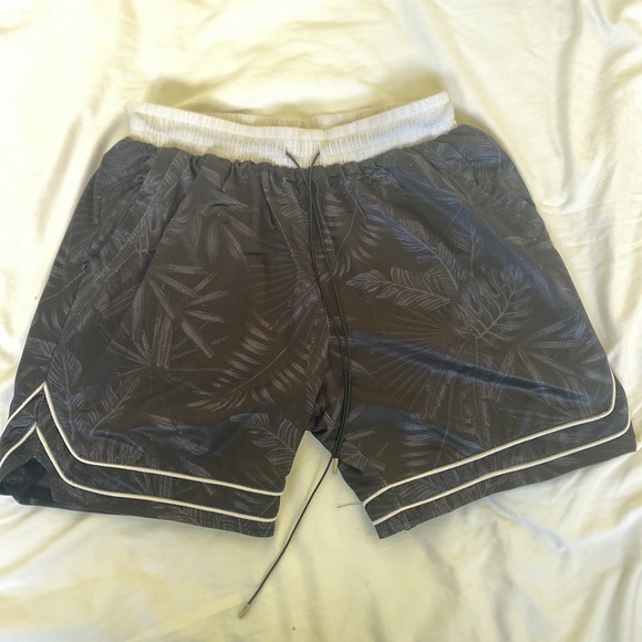 Kollar shorts - Picture 1 of 3